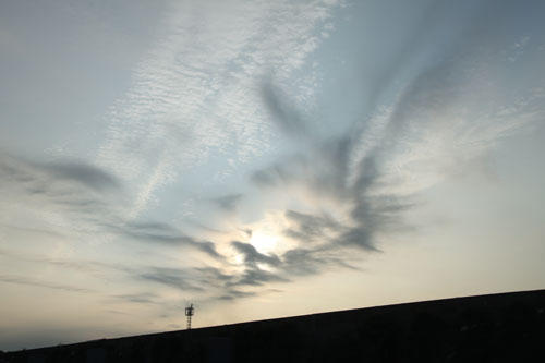 早朝の空