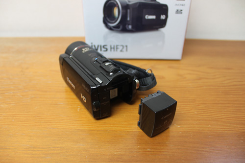 Canon iVIS HF21