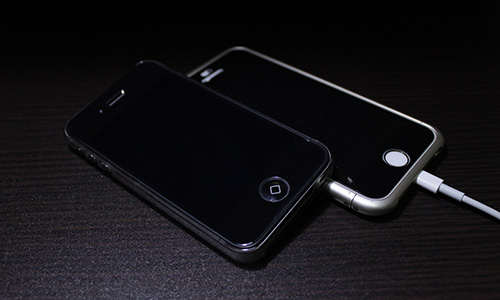 iPhone 4 と iPhone 5s