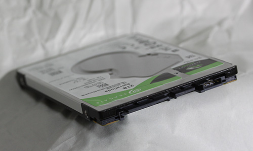 Seagate BarraCuda 2.5インチ（SATA 6Gb/s / 5,400rpm / 2年保証）正規代理店品 ST2000LM015