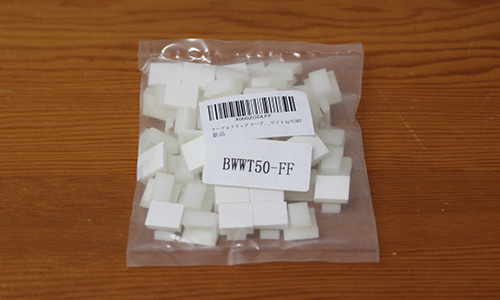 ケーブルクリップ ケーブルホルダー 50個入り コードホルダー コードフック 配線隠し コード 管理 ケーブルまとめる 粘着シート付 ケーブル固定具 ホワイト by VIAKY - Studio Milehigh